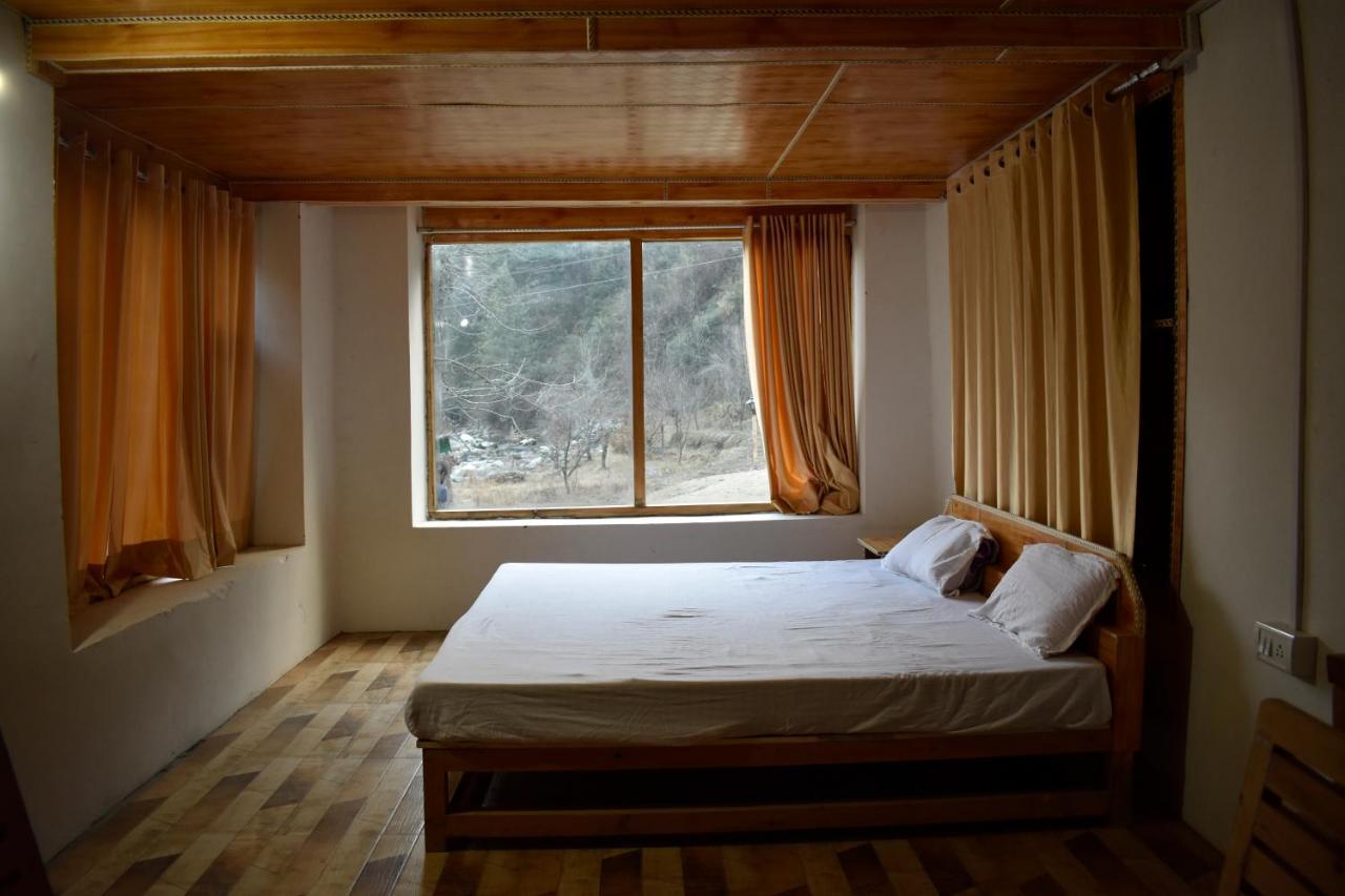 Moksha - By The River Villa Jibhi Buitenkant foto
